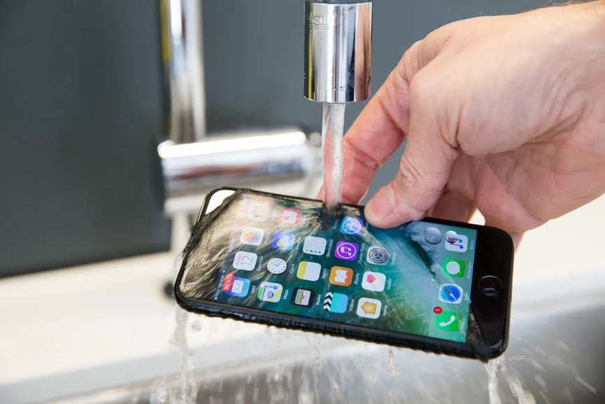 iphone bị vô nước
