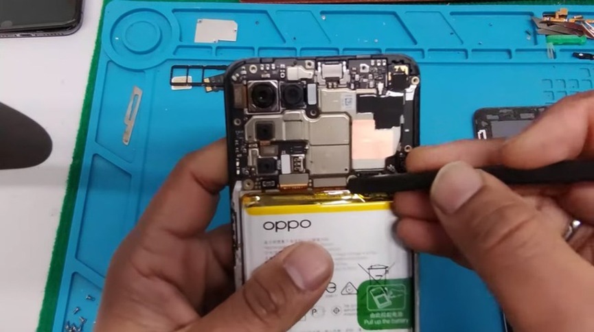 có tự nên thay pin điện thoại Oppo