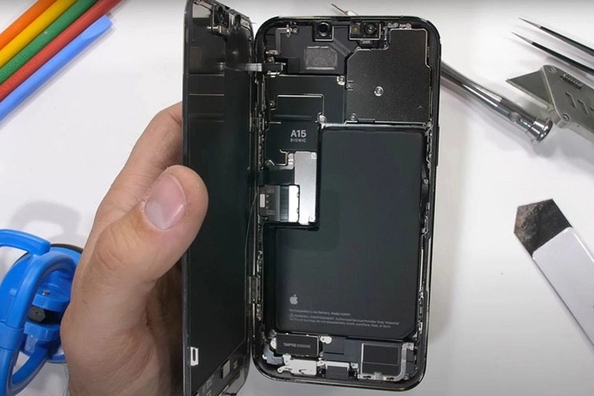 Có thể tự thay main iPhone 14 Pro tại nhà được không?