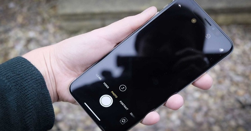 Nguyên nhân camera trước iPhone 13 bị hư