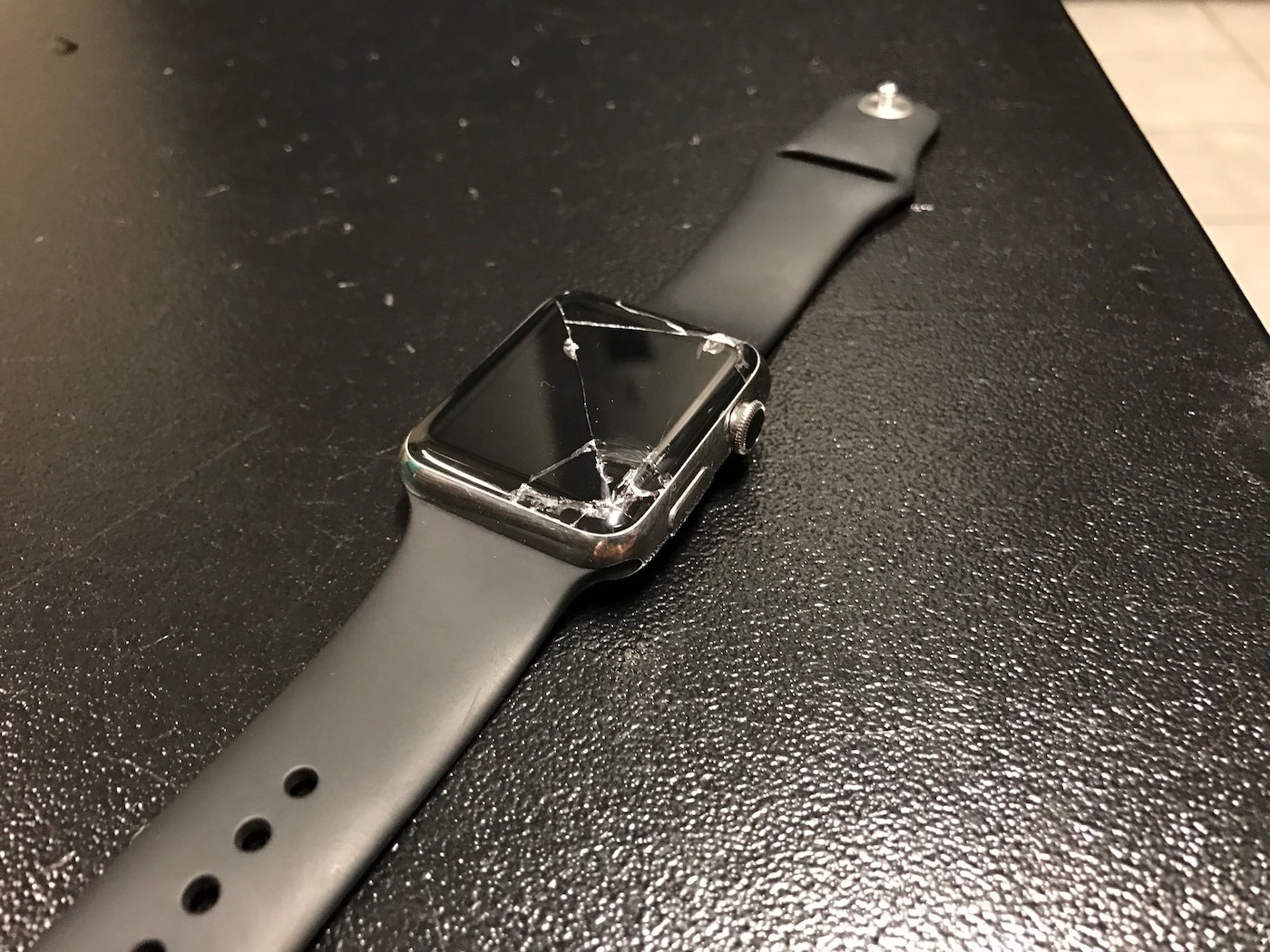 Dấu hiệu để thay kính cảm ứng Apple Watch Series 5