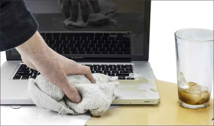 Có nên tự vệ sinh MacBook tại nhà không?