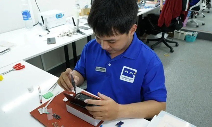 Quy trình thay pin minh bạch tại Care Center