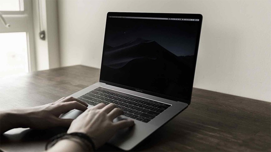 Laptop tắt đột ngột