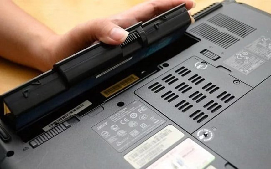 Có nên tự thay pin laptop Lenovo tại nhà