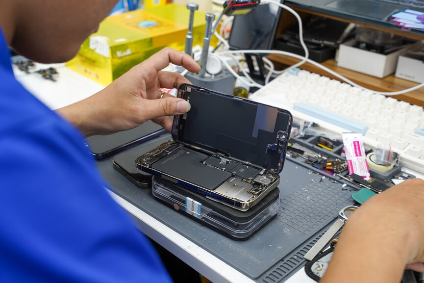 Quy trình thay pin iPhone 12 Pro Max Pisen