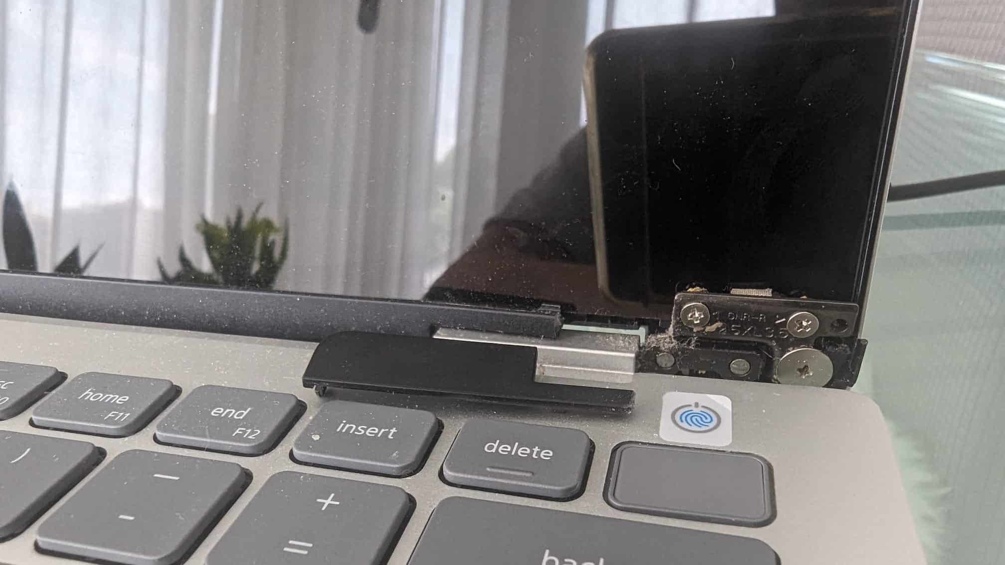 Dấu hiệu bản lề laptop Dell bị hỏng